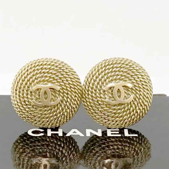 CHANEL CC Logos Round Twist Rope Clip-On Earrings Gold Tone 95P Auth w/Box - Picture 1 of 16